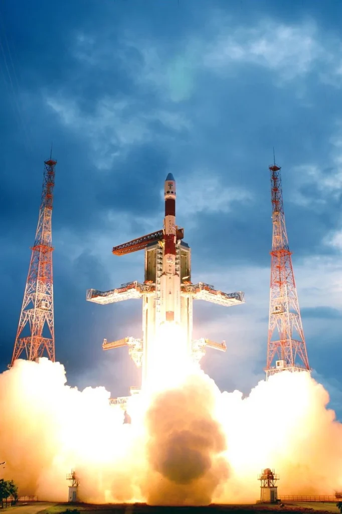 This image has an empty alt attribute; its file name is chandrayaan_1_launch-x1181-682x1024.webp